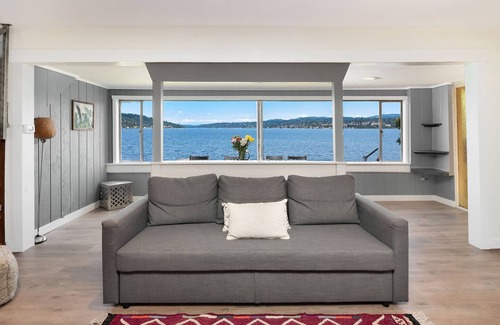Seattle Metro Area Casa | Seattle Vacation Home: Rainier waterfront home - Excelente ubicación | ¡Vistas increíbles! El | 5 * hospitalidad