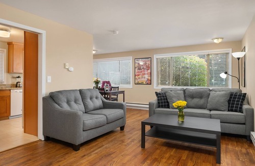 Stevens Casa | Seattle Vacation Home - Roy Street