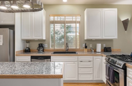 Miller Park Casa | Seattle Vacation Home: The Vineyard