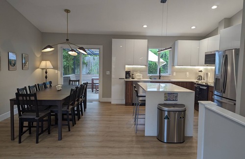 High Point Casa | Seattle Vacation Home - The Newsroom