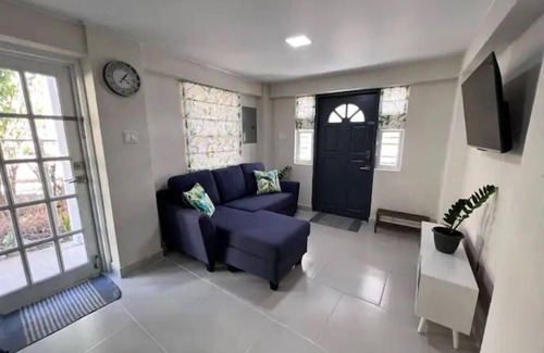 Douglas Apartamento | Seavetri Two at Golden Mile