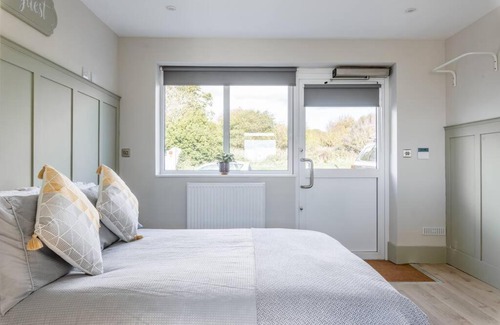 Brighton Apartamento | Seaview 1 bed open condo - free parking