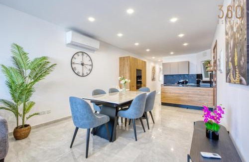 San Tumas Apartamento | Seaview 3BR Home with Wifi, Terrace, AC & Sofabed by 360 Estates