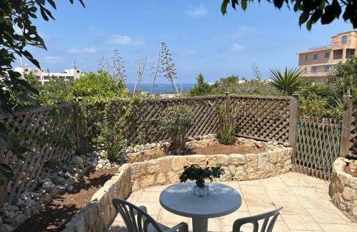 Paphos Apartamento | Seaview apartment with garden & pool