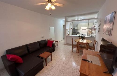 Paphos Apartamento | Seaview apartment with garden & pool