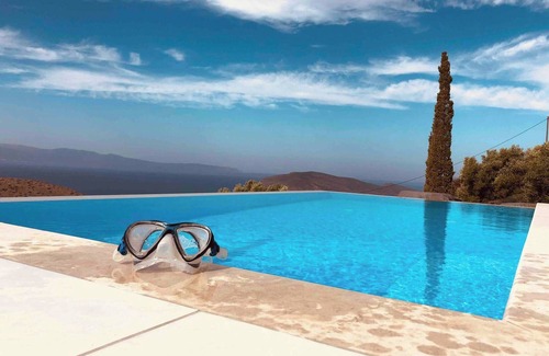 Pefki Apartamento | Apartamento con vistas al mar, piscina infinita y cocina