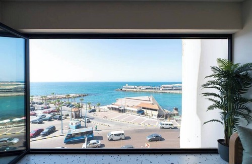 San Stifano Apartamento | Designer Seaview Condo in Gleem
