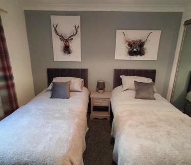 Isle of Arran Casa | Seaview cosy 2 bed home in Lamlash - 'Mid Drive'