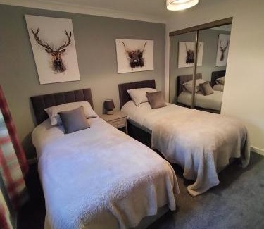 Isle of Arran Casa | Seaview cosy 2 bed home in Lamlash - 'Mid Drive'