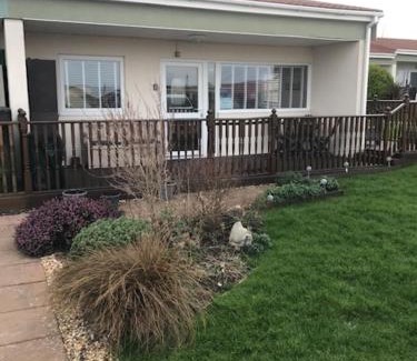 Bacton Casa | Seaview Cottage