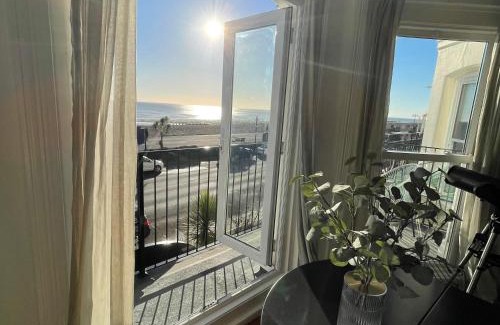 Worthing Apartamento | Seaview flat with balcony, spacious 2 bedroom