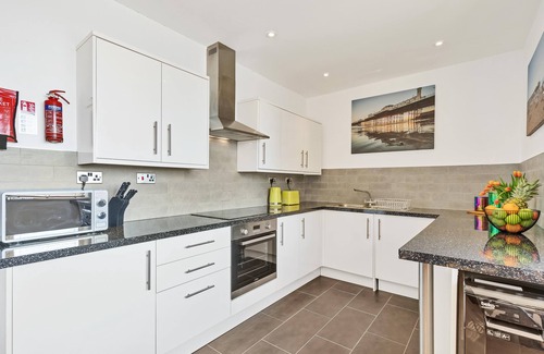 Hove Apartamento | Seaview Heights | By My Getaways