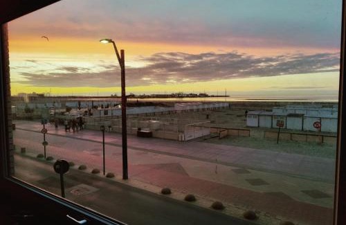 Heist Apartamento | Seaview Heist: 3-Bedroom Flat by the Beach