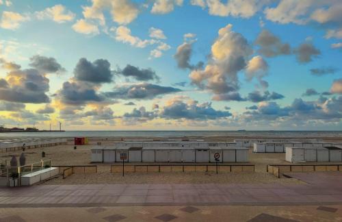 Heist Apartamento | Seaview Heist: 3-Bedroom Flat by the Beach