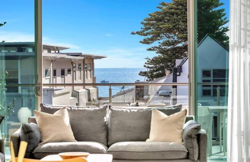 Henley Beach Casa | Seaview Horizon - Coastal Elegance by Henley Beach