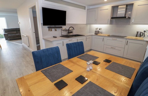Llanfairfechan Cabaña | SEAVIEW HOUSE, country holiday cottage in Llanfairfechan