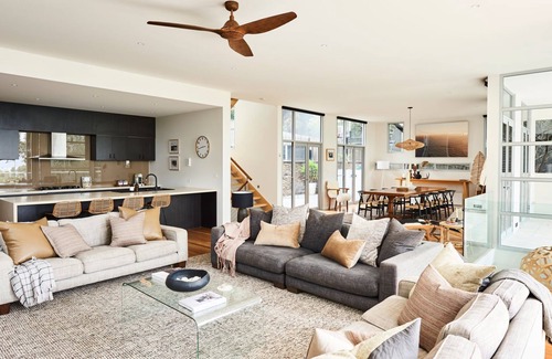 Lorne Casa | Seaview House - Location, space and class