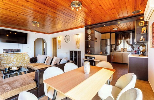 Agrilos Apartamento | Seaview & Nature Retreat - Filiatras Cozy Hideaway