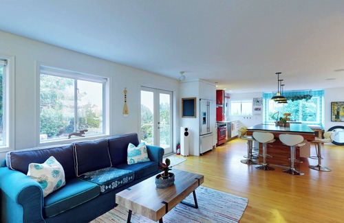 Oak Bay Casa | Seaview Oasis