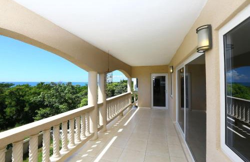 Whitehouse Casa | Seaview Penthouse Retreat 4 Beds 3 Baths Stay