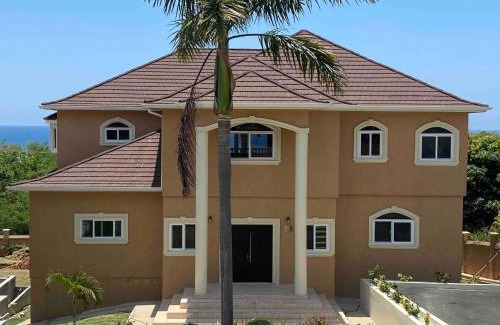 Whitehouse Casa | Seaview Penthouse Retreat 4 Beds 3 Baths Stay
