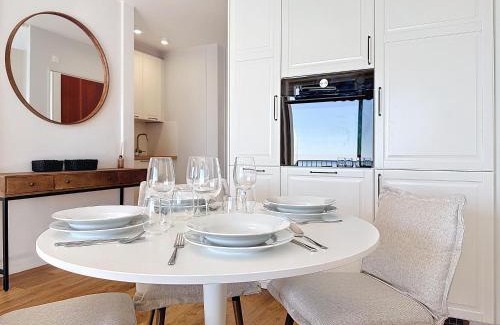 Fabron Apartamento | Seaview Promenade des Anglais 2brs apartment Parking cars 1800 kg max