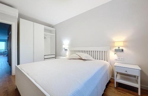 Fabron Apartamento | Seaview Promenade des Anglais 2brs apartment Parking cars 1800 kg max