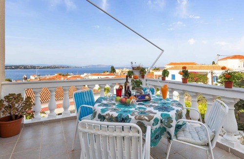 Spetses Condominio | Ostrella, vacaciones con vista al mar
