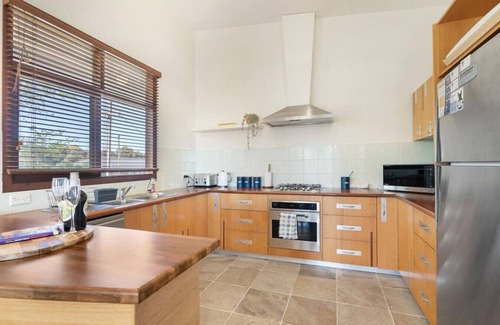 Middleton Casa | Seaview Timber Escape - 15a Encounter Crescent, Mi