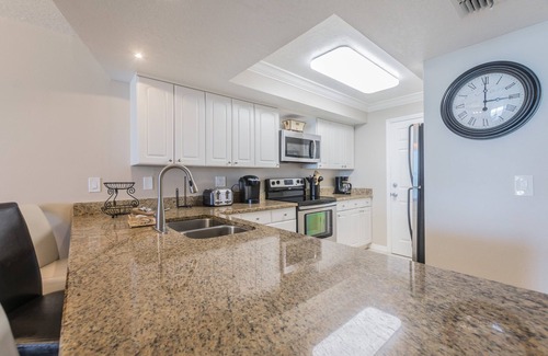 Madeira Beach Condominio | Seaview unit 304 Lavish Gulf front beach condo. We are open for YOUR business!!!