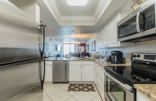 Madeira Beach Condominio | Seaview unit 304 Lavish Gulf front beach condo. We are open for YOUR business!!!