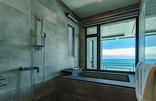 Shoufeng Cama Y Desayuno | Seaview Villa Coastal Estate
