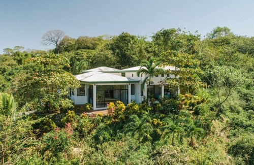 Rio Seco Casa | Seaview with stunning sunset for this home in walking distance to playa Ostional