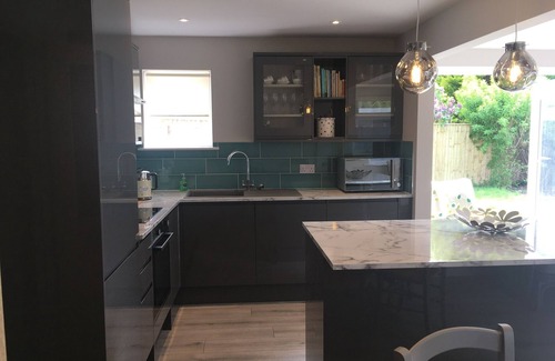 Sutton-on-Sea Casa | Seaways Holiday Cottage - 3 bed, 2 bath, dog friendly bungalow near beach