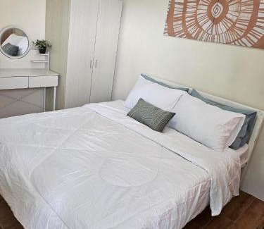 Sasa Apartamento | Seawind Condominium Staycation by Resty Estor,REB