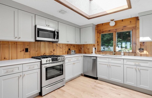 South Casco Casa | Sebago Lake Direct Waterfront 3bed 2bath with Sandy Beach, Mooring and Boat Dock