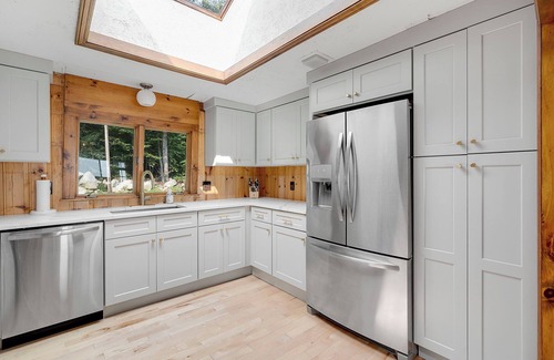 South Casco Casa | Sebago Lake Direct Waterfront 3bed 2bath with Sandy Beach, Mooring and Boat Dock