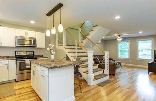 Raymond Casa | SEBAGO LAKE RENTAL w/ SAND BEACH - Exceptional Retreat on Jordan Bay