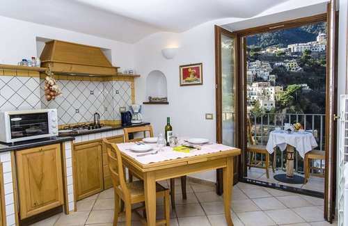 Arienzo Apartamento | Sebastien Balcon apartment central sea view Positano