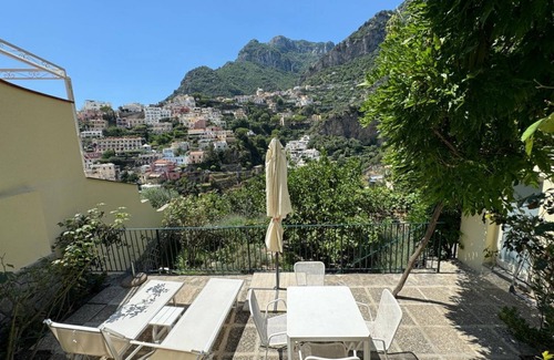 Arienzo Apartamento | Sebastien with Garden cozy property in Positano