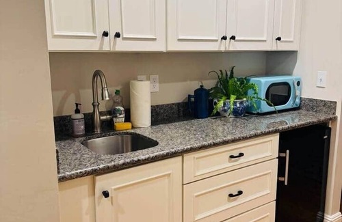 Sebastopol Apartamento | Sebastopol Lux Walk toTown Guest Suite