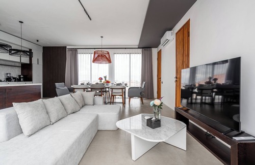 Ubud City-Centre Apartamento | Sebelas Apartments by EVDEkimi – The Residence with Authentic Café in Ubud Center