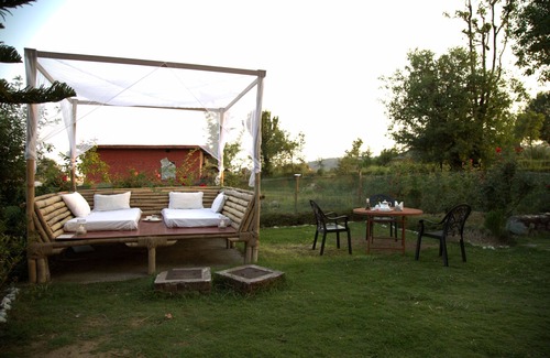 Chachian Casa | Seclude Palampur - Habitación Roja Planta Baja