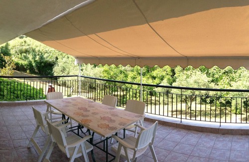 Kassandra Villa | Aislado 1. Villa de jardín de 8 acres, para uso exclusivo con impresionantes vistas.