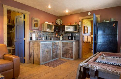 Panguitch Casa | Secluded 1 Bedroom Cabin on 50 Acres of Land