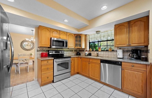 White City Casa | Secluded 2.5 Acre Farmhouse with Wrap-Around Porch