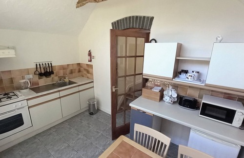Goodwick Cabina | Secluded 2 Bed Lodge in coastal village Goodwick