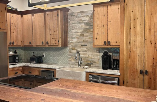 Oxford Cabina | Secluded 2 Bedroom Cabin 12 miles from the Square and Ole Miss Campus