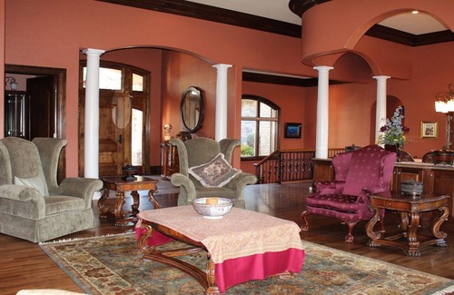 Southern Pines Casa | Aislado 22 ac con 6,500 pies cuadrados casa 4 BR / 5 BA piscina, cubierta 2 ½ ac estanque, área para niños