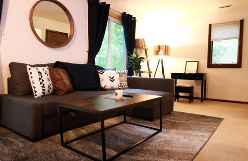Arborview Neighborhood Casa | Secluded 2BR Loft - Minutes from Downtown AA!